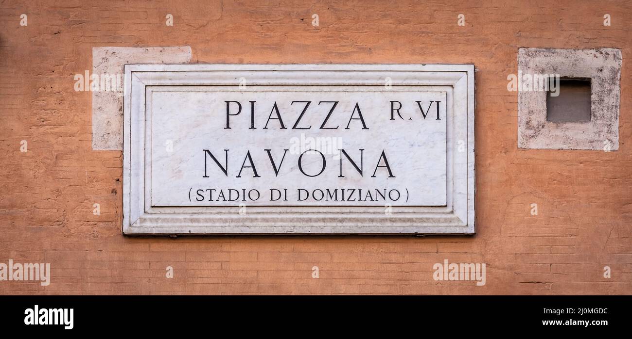 Piazza Navona (Plaza Navona) en Roma, Italia, señal de nombre de calle Foto de stock