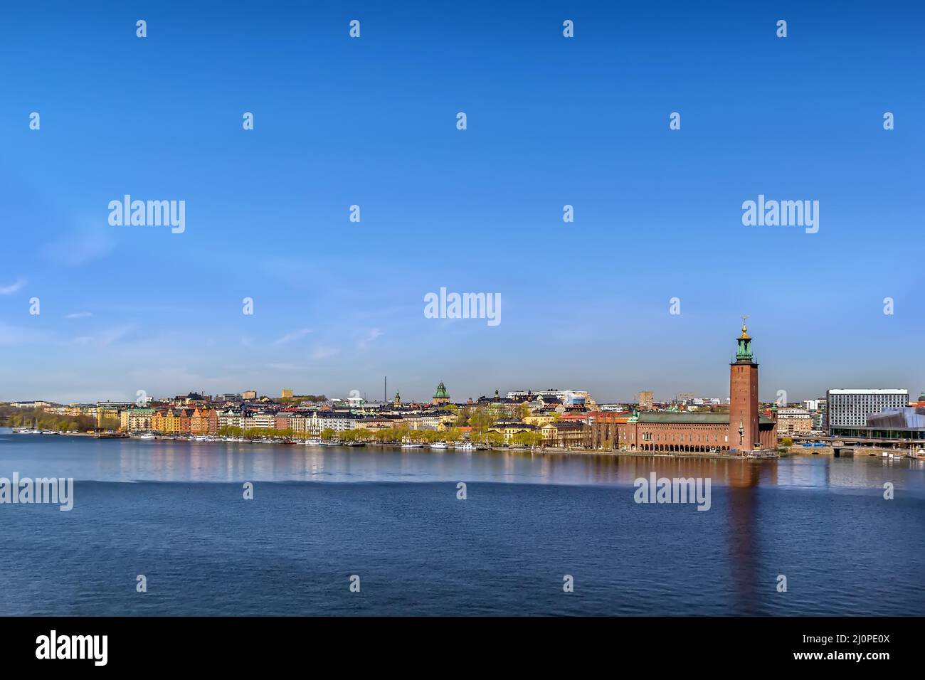 Vista del Ayuntamiento de Estocolmo, Suecia Foto de stock