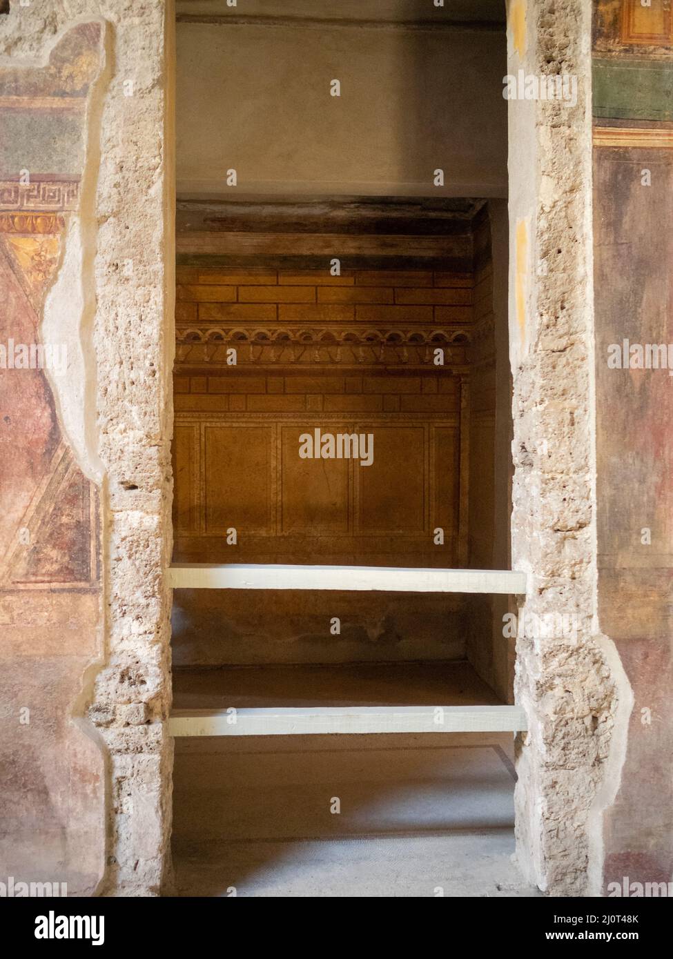 Sala con frescos y representaciones de la arquitectura, Villa dei Misteri, Pompeya Foto de stock