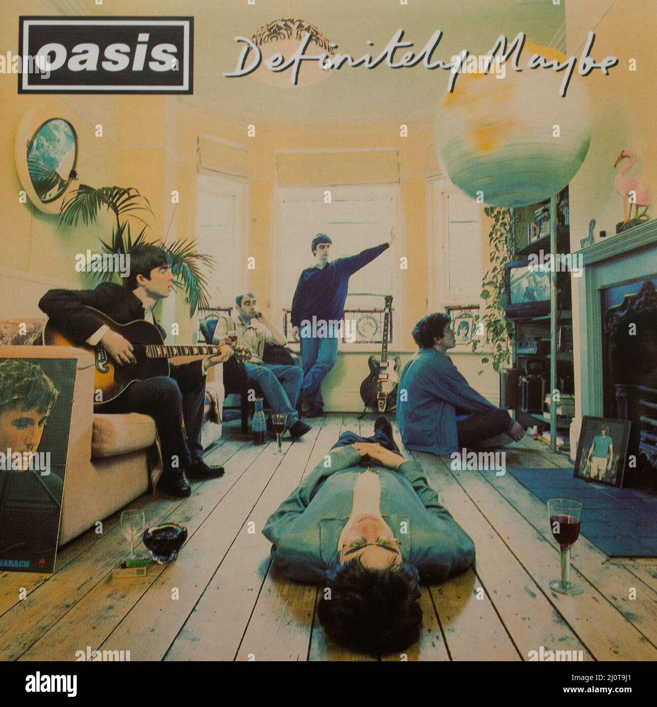 La portada del álbum del CD a Definitivamente Maybe de Oasis Fotografía de  stock - Alamy