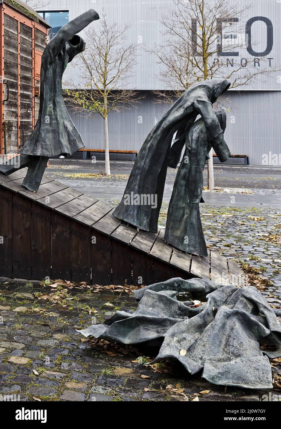 Memorial Die Rampe, artista E.R. Nele, memoria de la deportación y trabajadores forzados, Kassel, Alemania Foto de stock