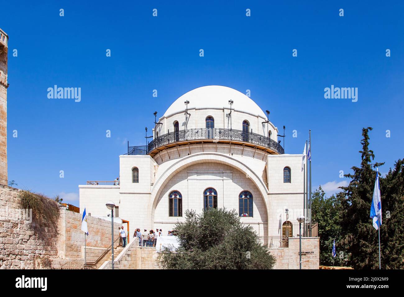 La antigua sinagoga restaurada Foto de stock
