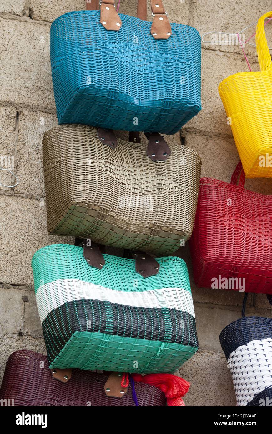 Grupo de bolsas de plástico reciclables y reutilizables, mercado informal  Fotografía de stock - Alamy