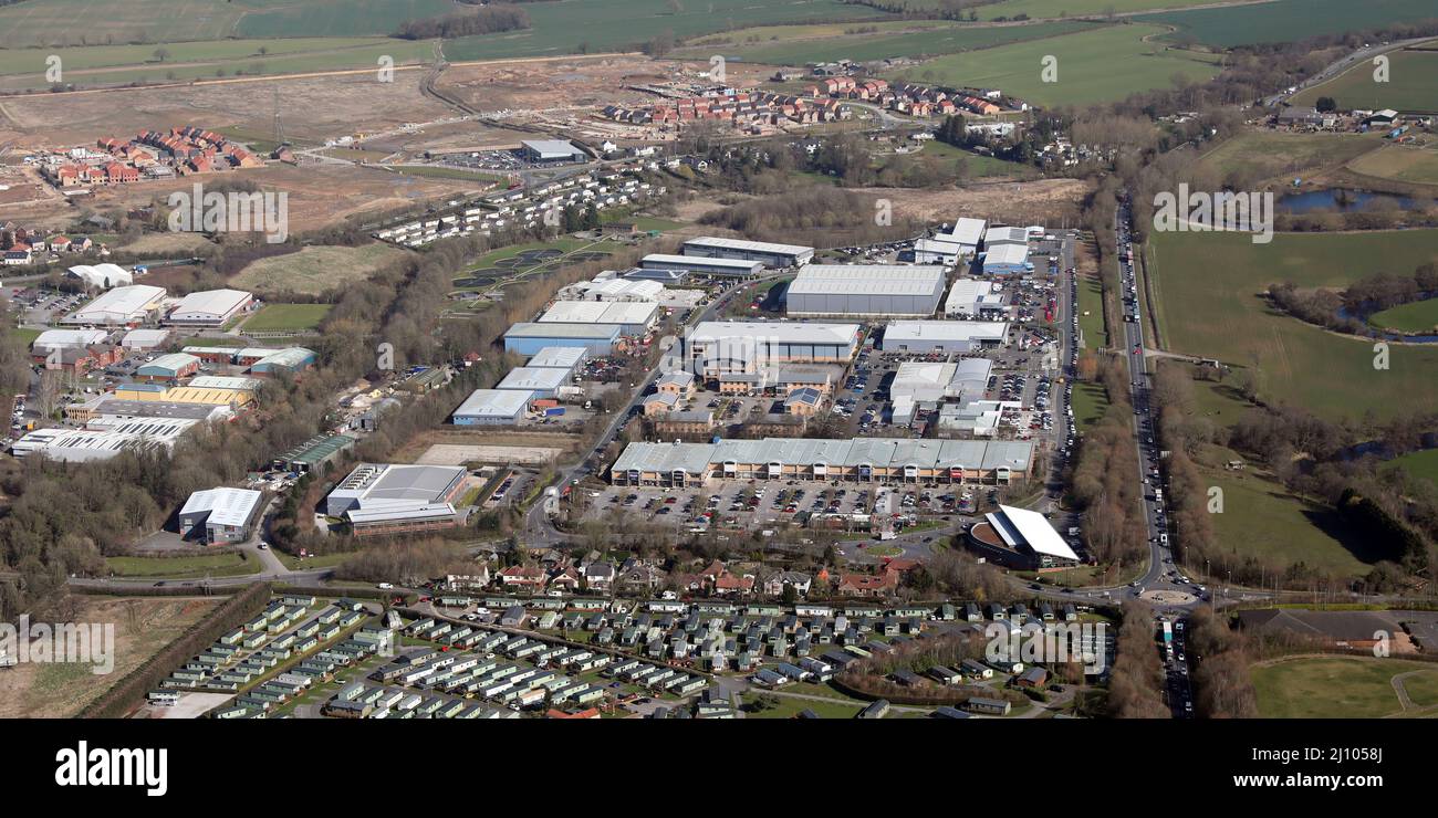 Vista aérea desde el oeste de St James Retail Park, Knaresborough, North Yorkshire Foto de stock