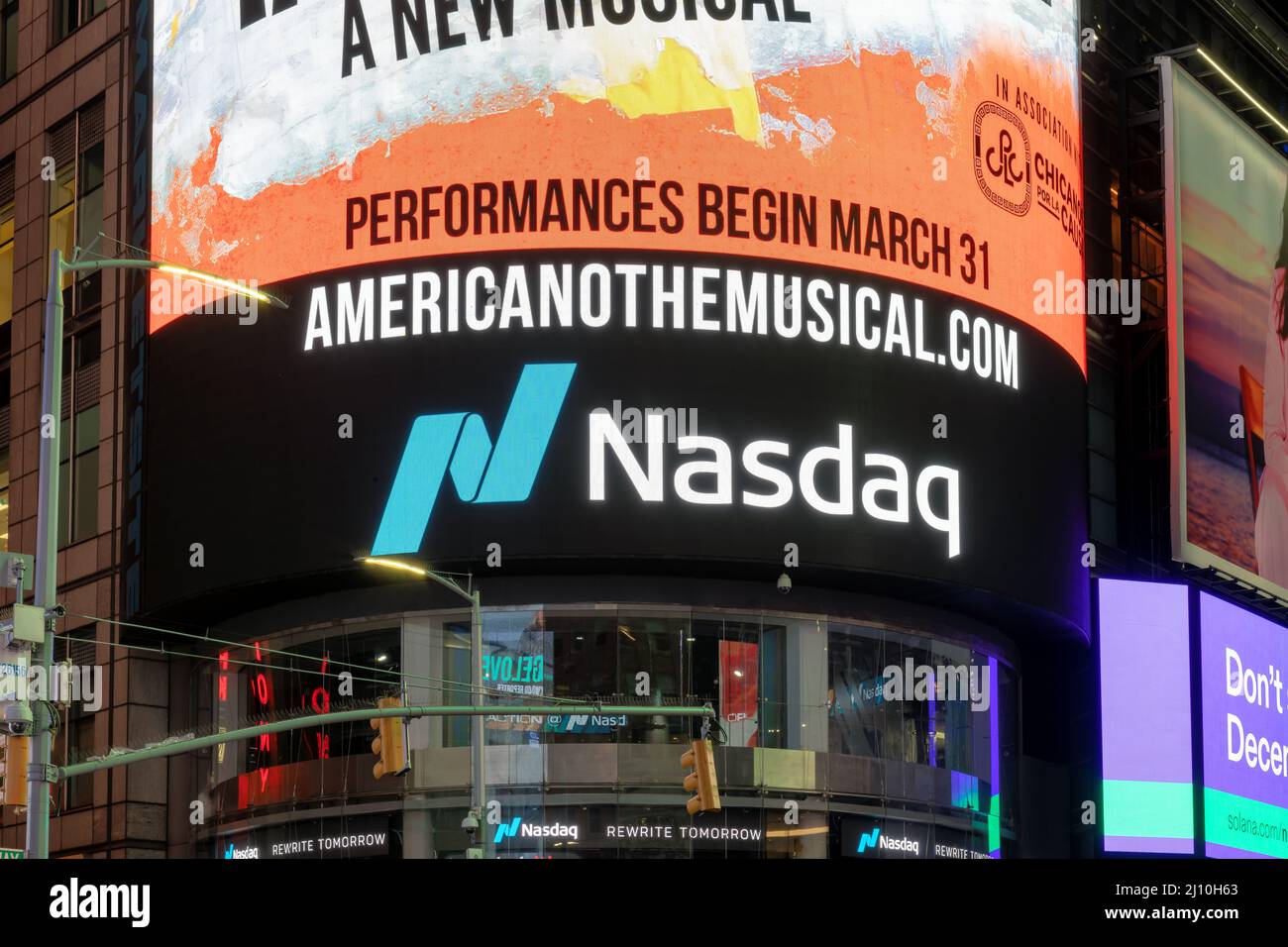 La Bolsa Nasdaq en Times Square Foto de stock