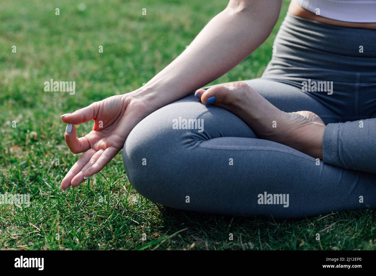 Workout leggings fotografías e imágenes de alta resolución - Alamy