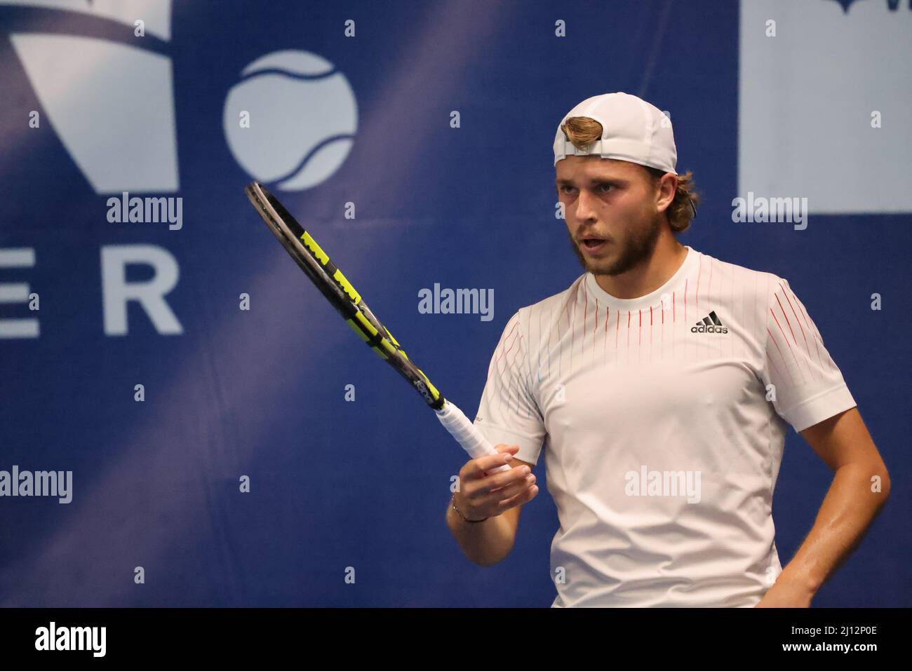 Alexandre Muller durante la jugada en Challenger 2022, torneo de tenis ATP  Challenger Tour el 21 de marzo de 2022 en el Club de Tenis Lillois Lille  Metropole en Lille, Francia -