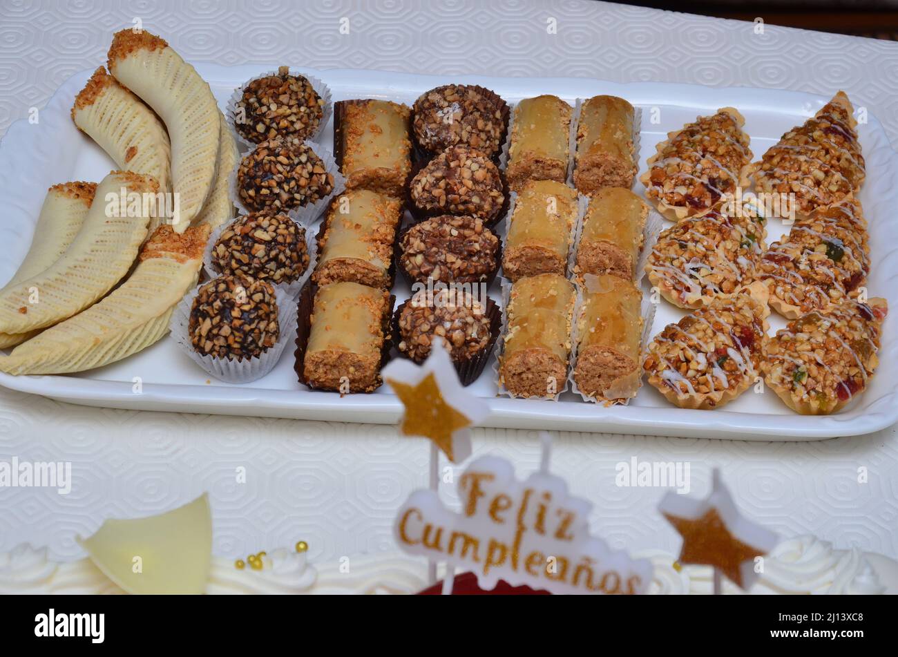 Variedad de dulces marroquíes tradicionales. Vacaciones. Eventos Foto de stock
