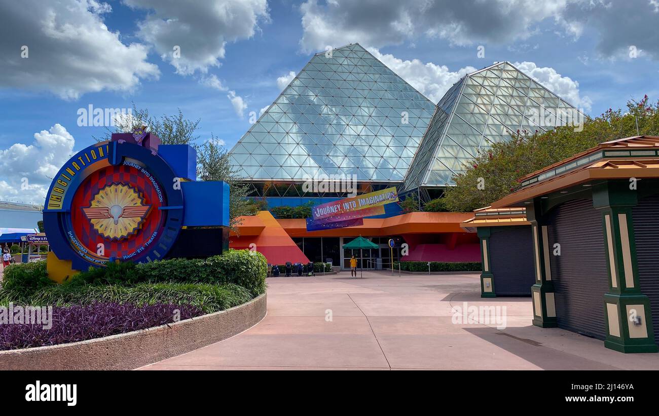 Orlando, FL EE.UU.- 3 de agosto de 2020: El Viaje a su Imaginación Pabellón  en EPCOT en Walt Disney World en Orlando, Florida Fotografía de stock -  Alamy