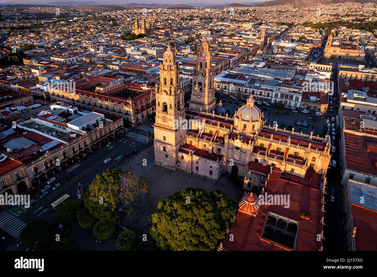 Vista aérea de la Catedral y del centro histórico de Morelia, Michoacán, México. Foto de stock