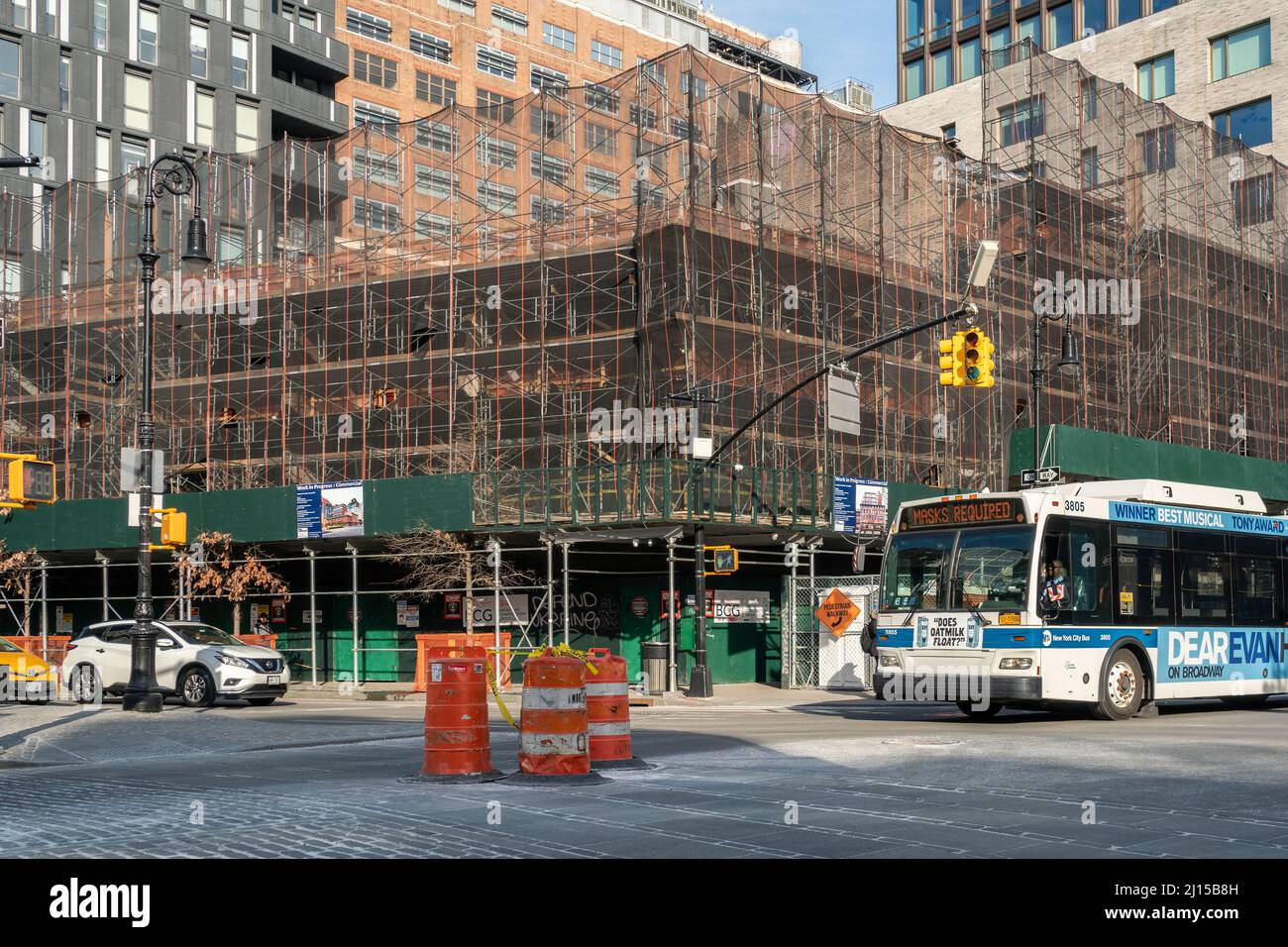 Degradación y desarrollo de la 44-54 Novena Avenida en el Distrito Meatpacking en Nueva York el lunes 14 de marzo de 2022. (© Richard B. Levine) Foto de stock