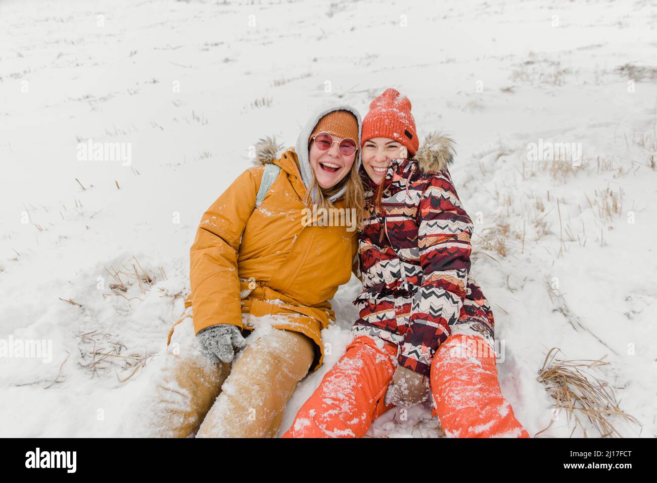 Ropa de clima frío para mujer fotografías e imágenes de alta