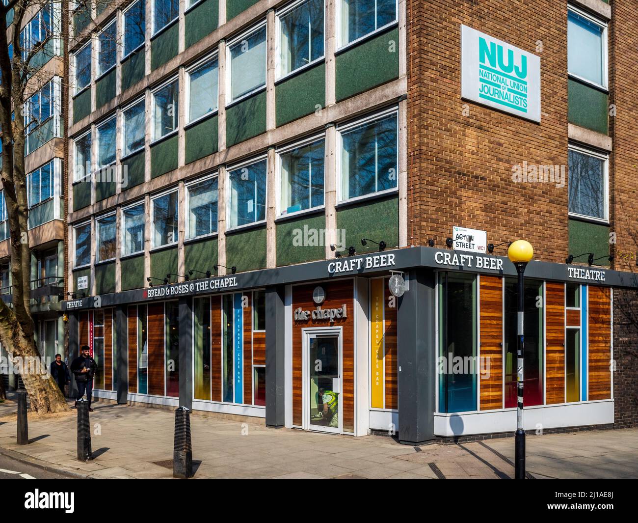 National Union of Journalists NUJ HQ London Above Bread & Roses @ The Chapel restaurant & Chapel Playhouse theater at 308 Grays Inn Rd London. Foto de stock