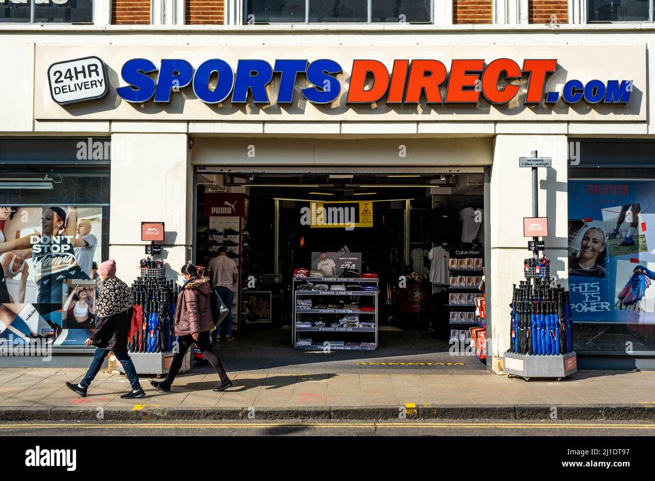 Costo directo fotografías e imágenes de alta resolución Alamy