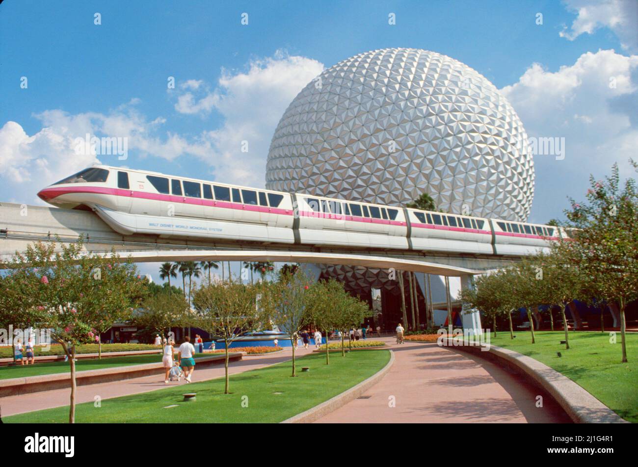 Florida, Orlando Disney World Epcot Center Geodesic Dome monorraíl Foto de stock