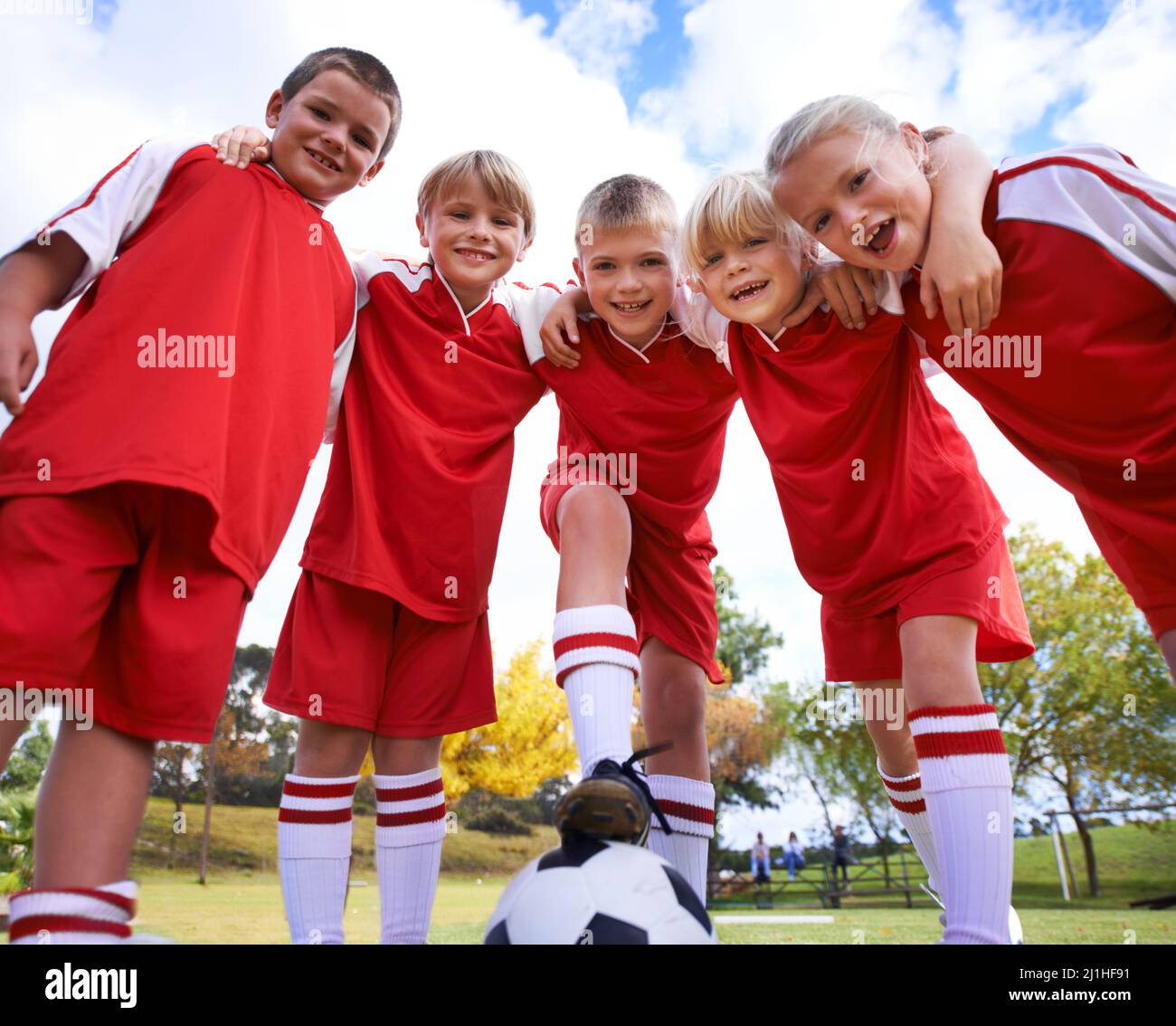 Equipo de futbol infantil fotografías e imágenes de alta resolución - Alamy