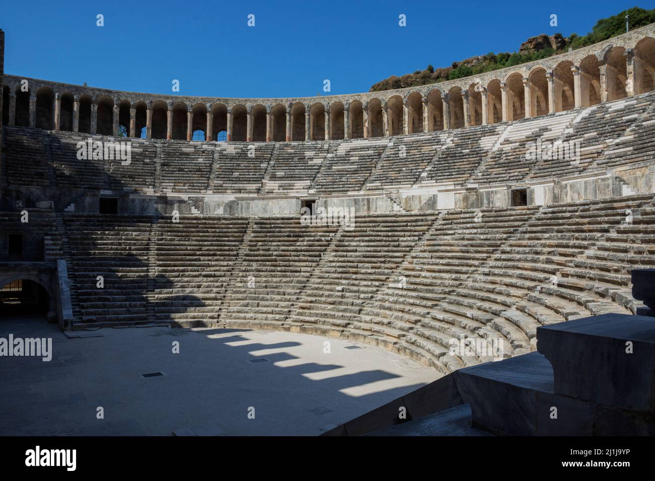 ANTALYA / TURQUÍA 12 de julio de 2021; Anciano anfiteatro romano de Aspendos cerca de Antalya. Concepto de destinos históricos. Foto de stock