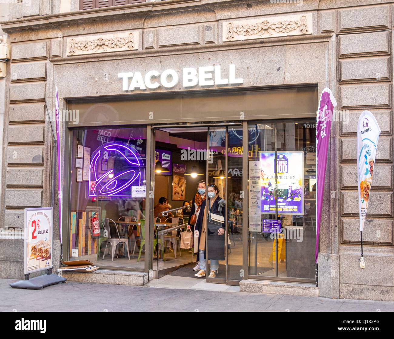 Restaurante Taco Bell American tacos en el centro de Madrid, España  Fotografía de stock - Alamy