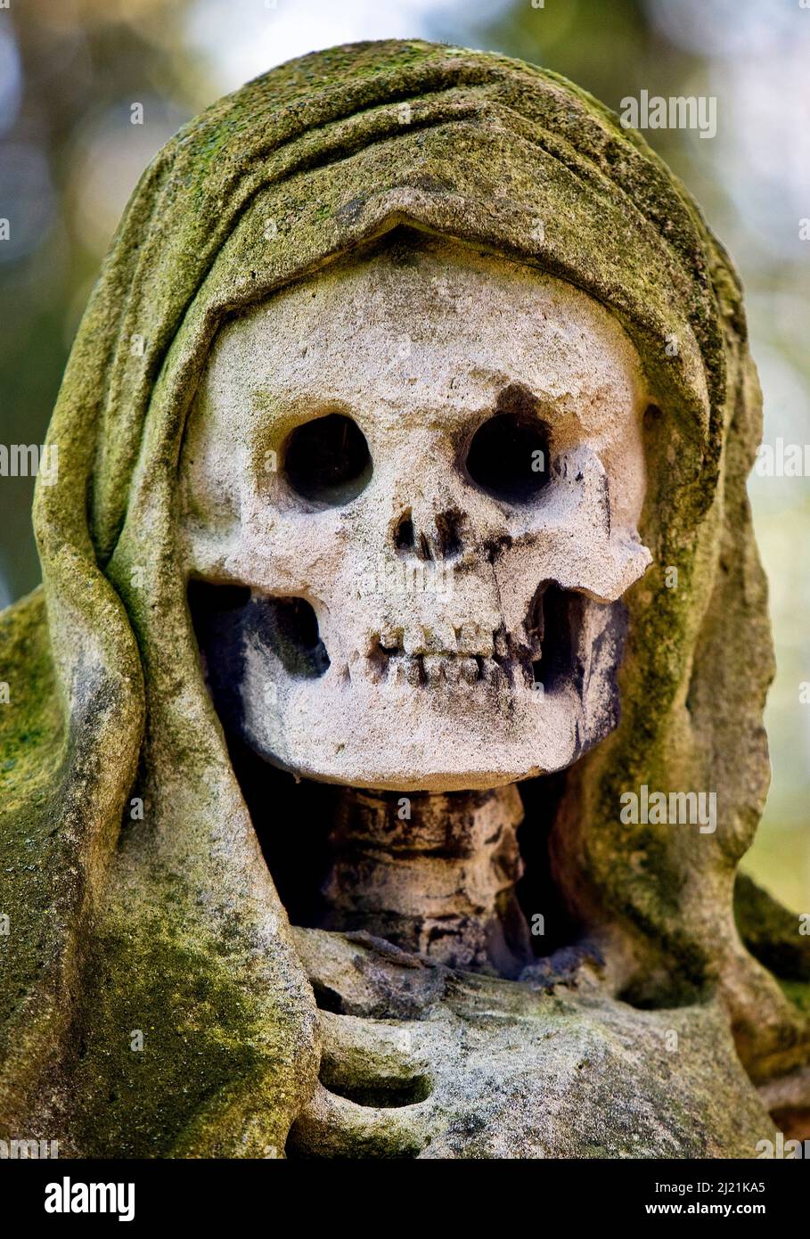 Escultura Grimm Reaper en el cementerio de Melaten, Alemania, Renania del Norte-Westfalia, Renania, Colonia Foto de stock