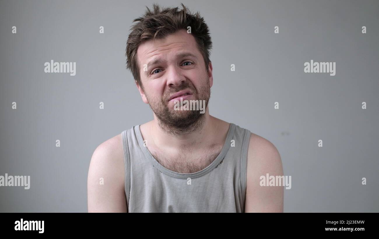 Perfil de um homem triste rosto crestfallen em preto fotos, imagens de ©  AntonioGuillemF #60545285