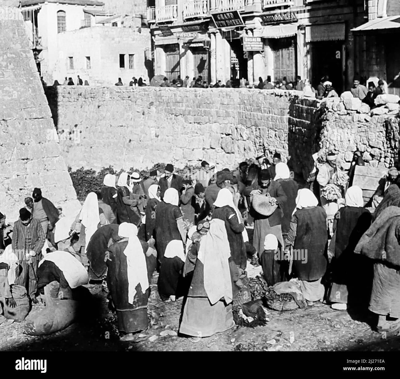 Mercado, Puerta de Jaffa, Jerusalén, Israel, principios de 1900s Foto de stock