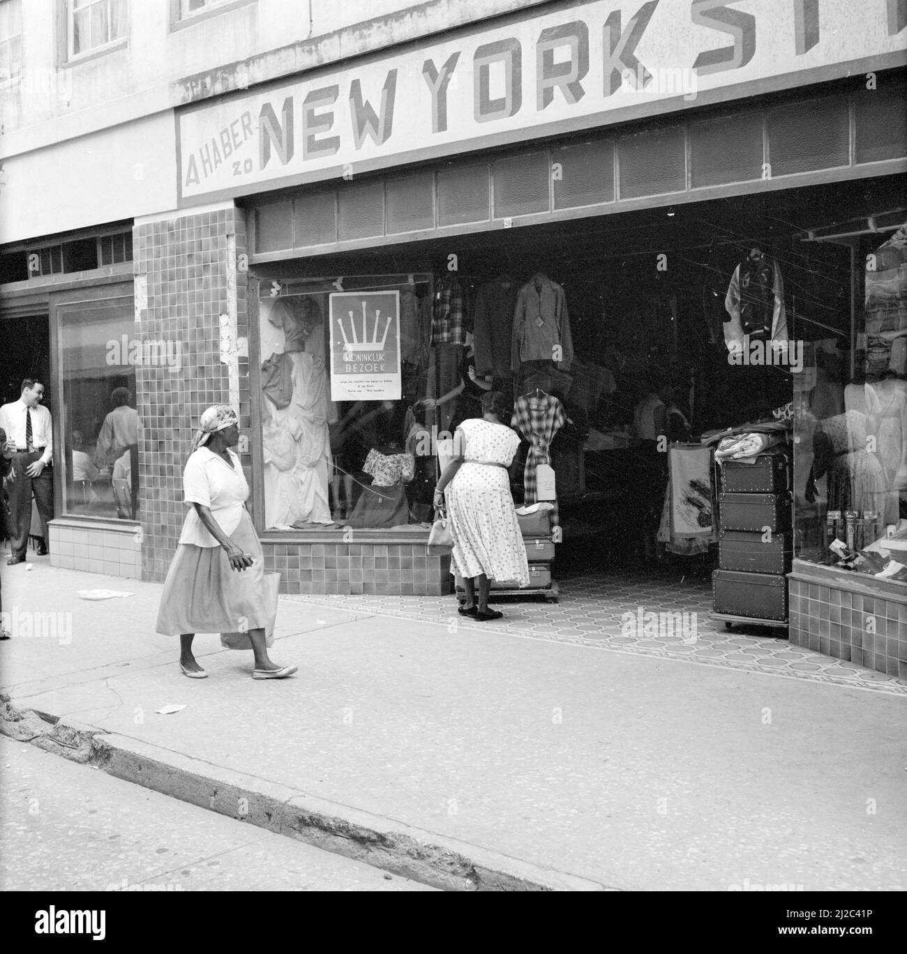 Tienda nueva york Imágenes de stock en blanco y negro - Alamy