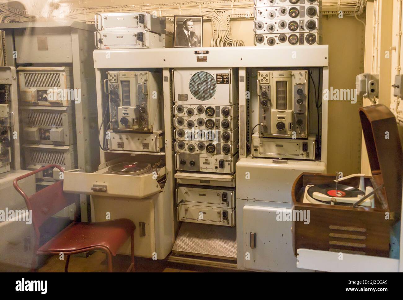 Radio sala de entretenimiento en el buque de guerra británico HMS Belfast Foto de stock