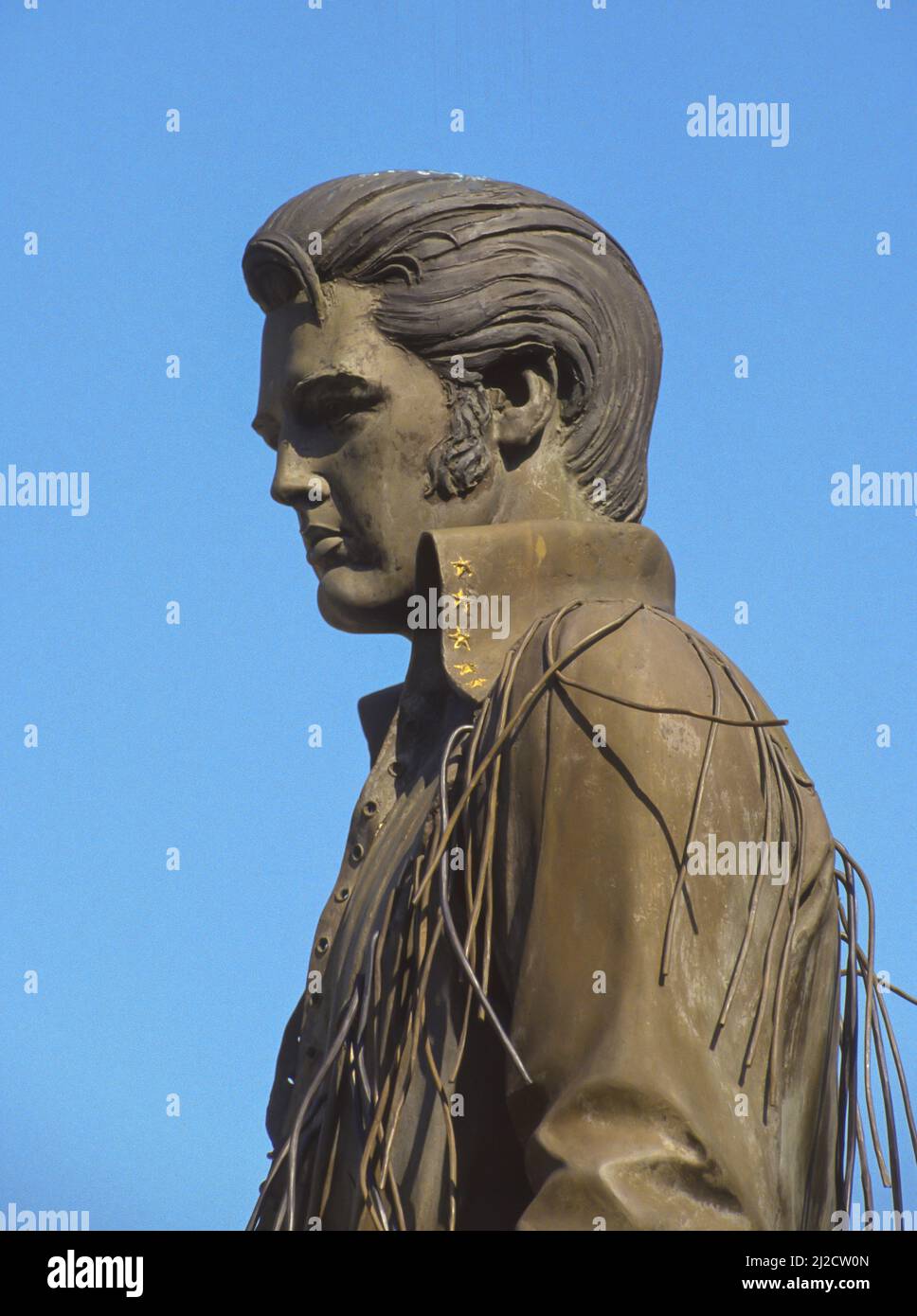 MEMPHIS, TENNESSEE, EE.UU. - Estatua del músico Elvis Presley, en la calle Beale Street. Foto de stock