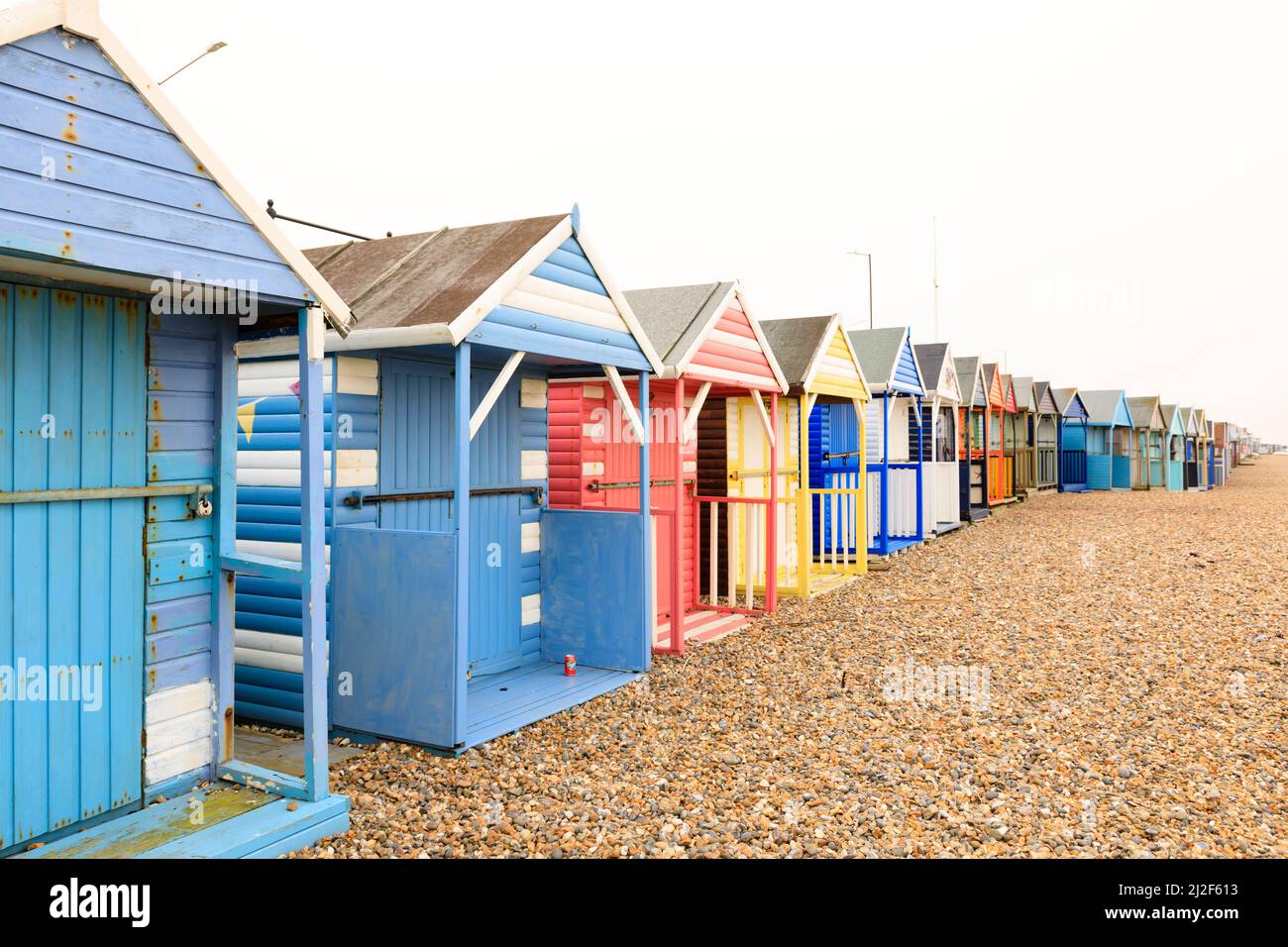 Coloridas cabañas de playa, Herne Bay, Kent, Inglaterra Foto de stock