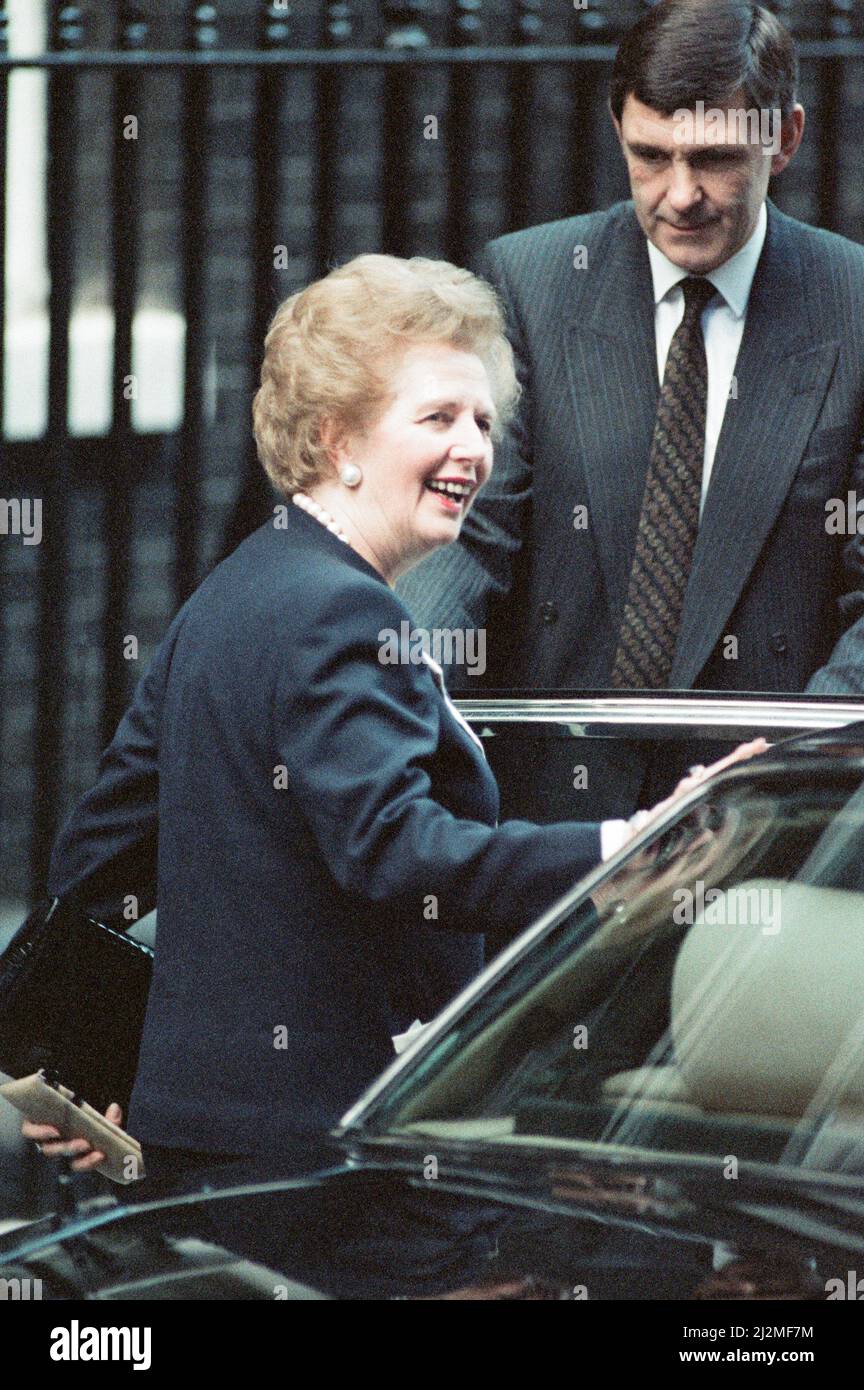 La primera ministra Margaret Thatcher en 10 Downing Street después de