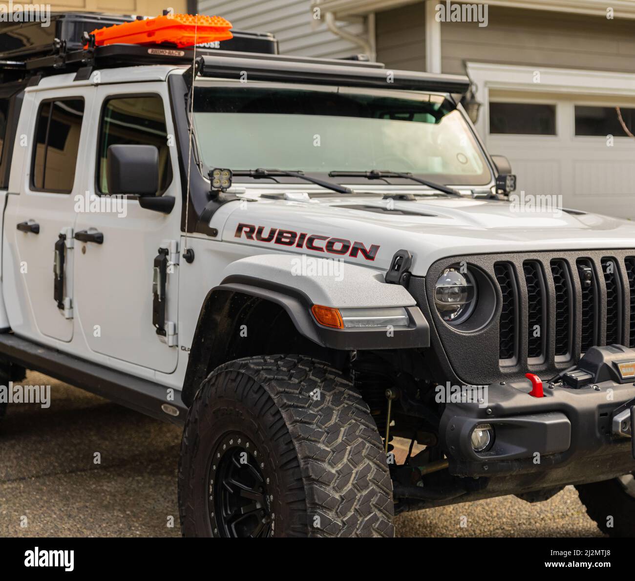 Nuevo Jeep Gladiator Camión de recogida Rubicon cerca. Foto de la calle, enfoque selectivo, nobody-vancuver BC, Canadá-marzo de 27,2022. Foto de stock