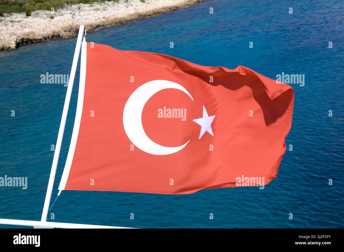 Bandera nacional de Turquía, Kas, Lycia, Turquía, Mar Mediterráneo Foto de stock