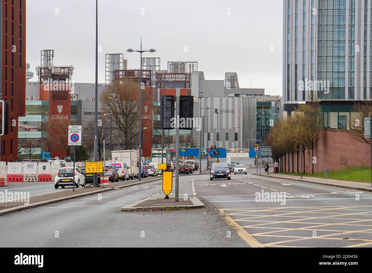Mt Vernon Road, cruce con Low Hill y Gove Street / Royal Liverpool University Hospital Foto de stock