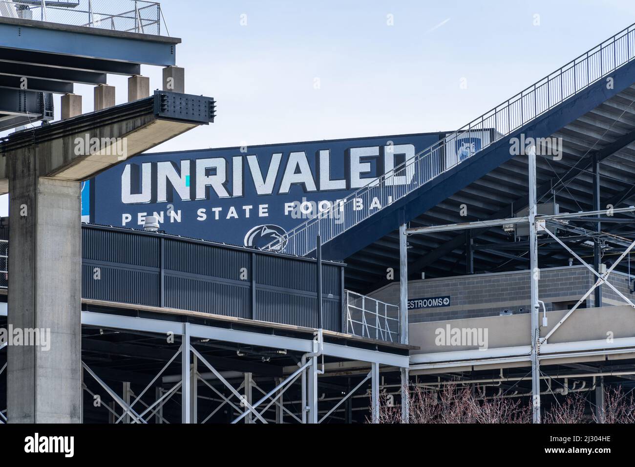 University Park, Pensilvania-2 de abril de 2022: Beaver Stadium es el estadio de la Universidad Estatal de Pensilvania, el equipo de fútbol universitario NCAA de Nittany Lions Foto de stock