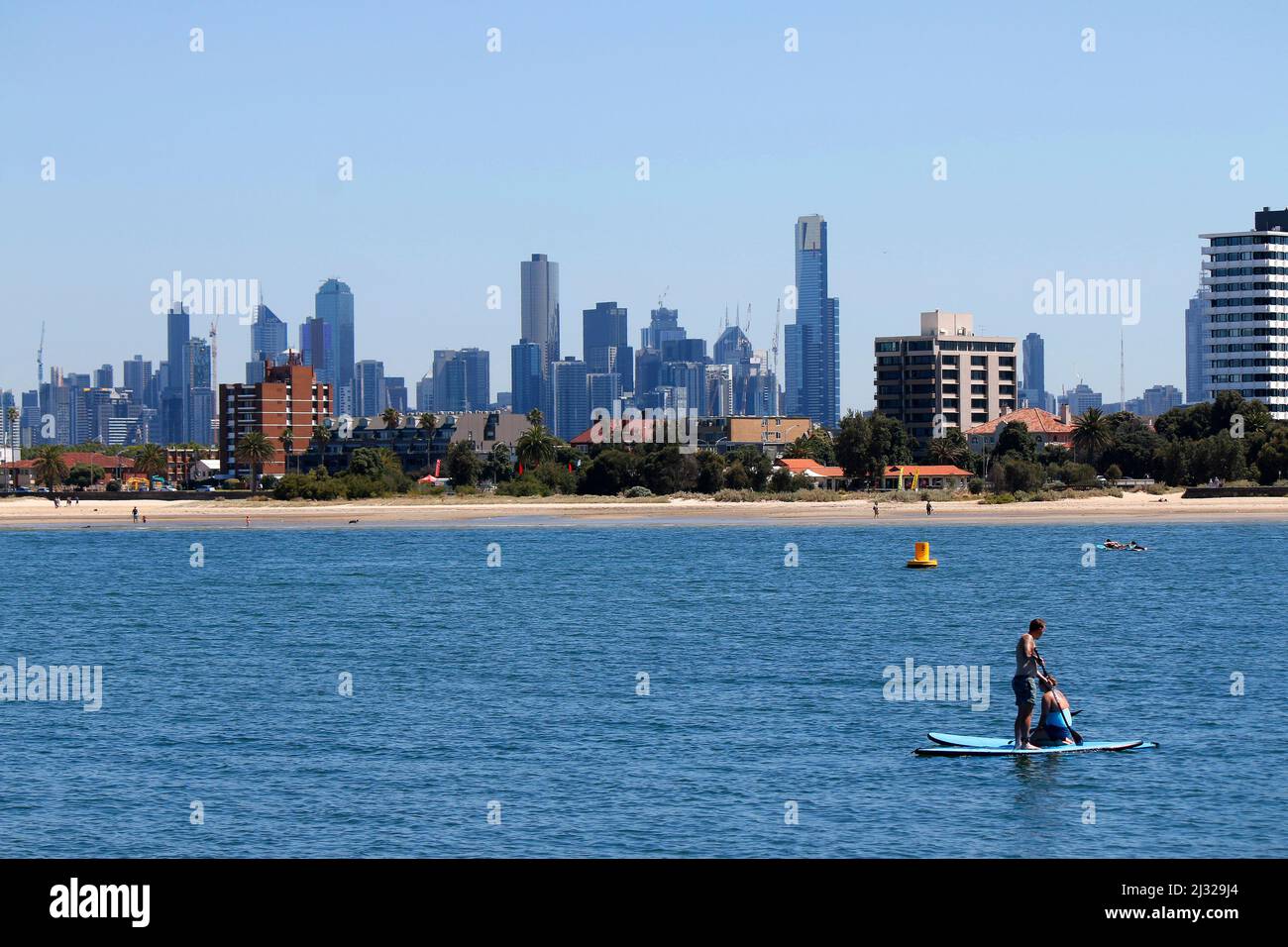 Skyline von Melbourne aus gesehen von San Kilda, Australia. Foto de stock