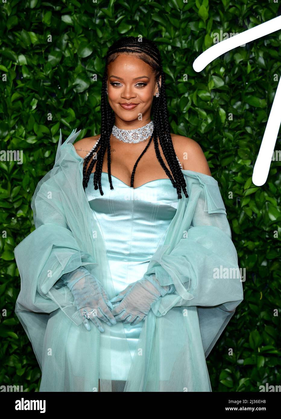 Rihanna y su madre fotografías e imágenes de alta resolución - Alamy