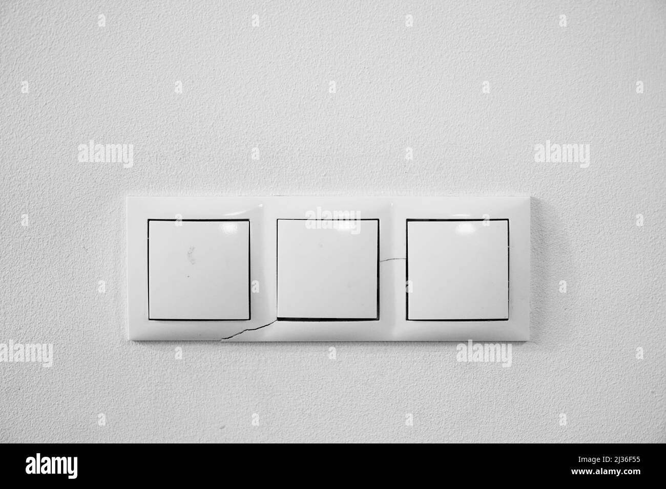 Tres interruptores Imágenes de stock en blanco y negro - Alamy