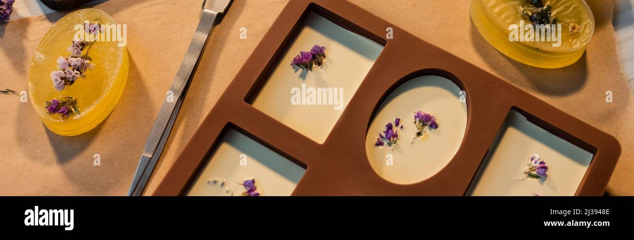 Jabon artesanal en molde fotografías e imágenes de alta resolución - Alamy