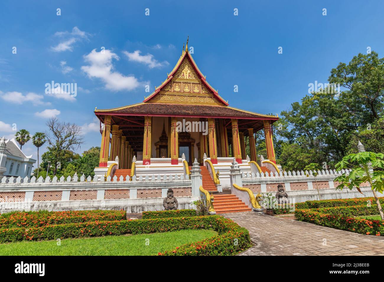 Vientiane Laos, el horizonte de la ciudad en el templo Hor Phakeo Foto de stock