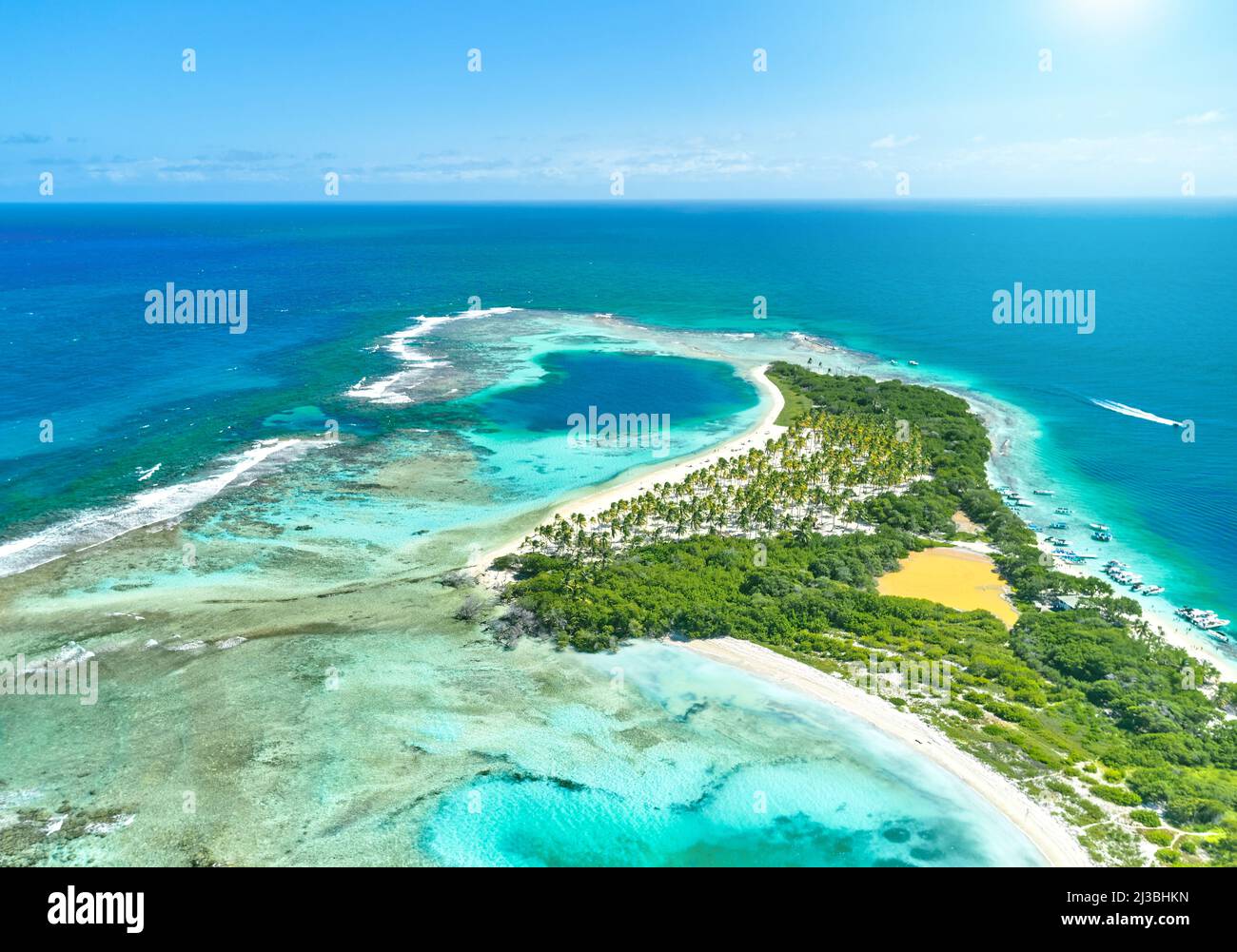 Isla Caribeña paradisíaca - Cayo Sombrero - Morrocoy Venezuela. Vista aérea  Fotografía de stock - Alamy