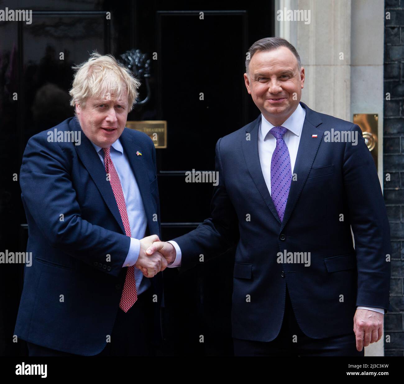 7 de abril de 2022, Londres, Inglaterra, Reino Unido: Reino Unido El Primer  Ministro BORIS JOHNSON da la bienvenida al Presidente de Polonia ANDRZEJ  DUDA a 10 Downing Street. (Imagen de crédito: ©