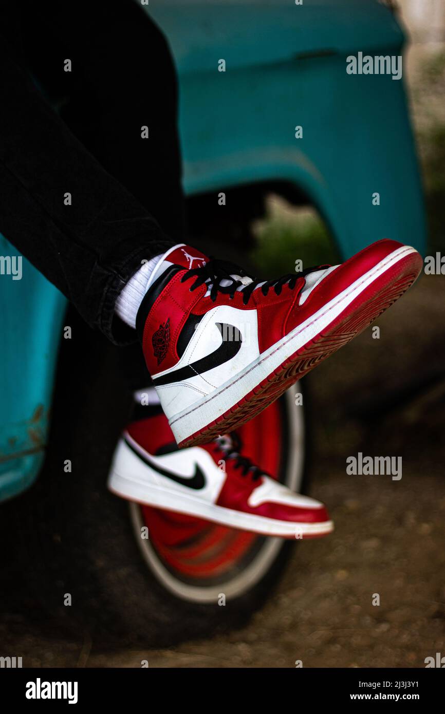 Zapatillas nike fotografías e imágenes de alta resolución - Alamy