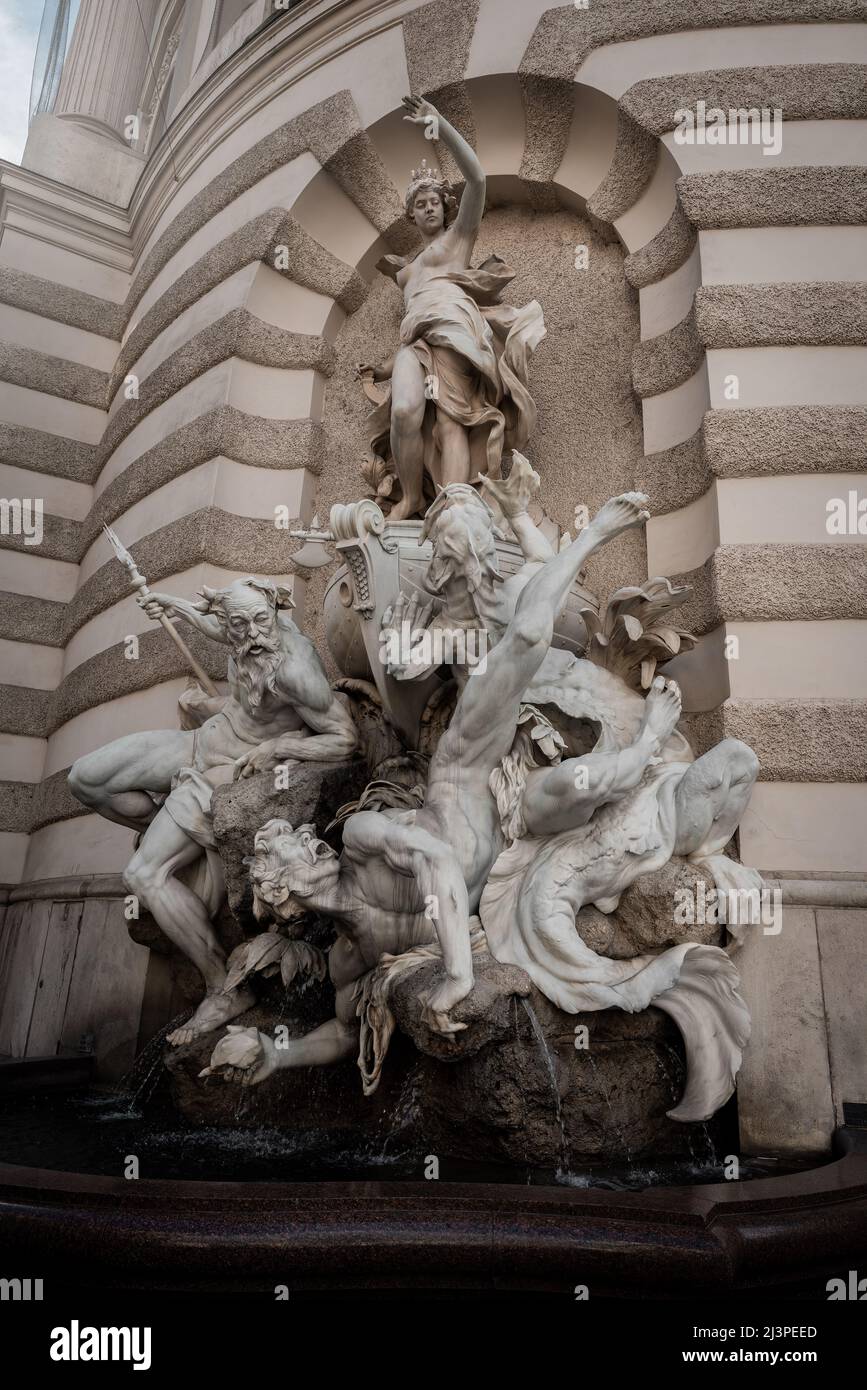 El poder en el mar (véase Macht zur) Fuente en la plaza de San Miguel por Rudolf Weyr, 1893 - Viena, Austria Foto de stock
