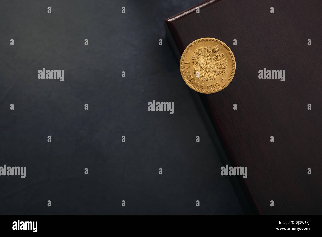 Fundas de papel profesionales para numismática y monedas antiguas  Fotografía de stock - Alamy