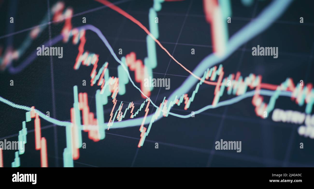 Análisis de contabilidad empresarial en hojas de información. Businessman  trabaja de forma manual en el análisis de gráficos de inversión para Gold  Fotografía de stock - Alamy