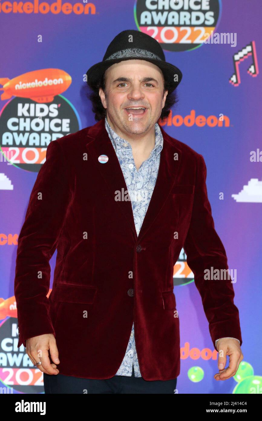 Santa Monica, CA. 9th de Abr de 2022. Michael D Cohen en llegadas para Nickelodeon Kids' Choice Awards 2022 - Llegadas 2, The Barker Hangar, Santa Monica, CA 9 de abril de 2022. Crédito: Priscilla Grant/Everett Collection/Alamy Live News Foto de stock