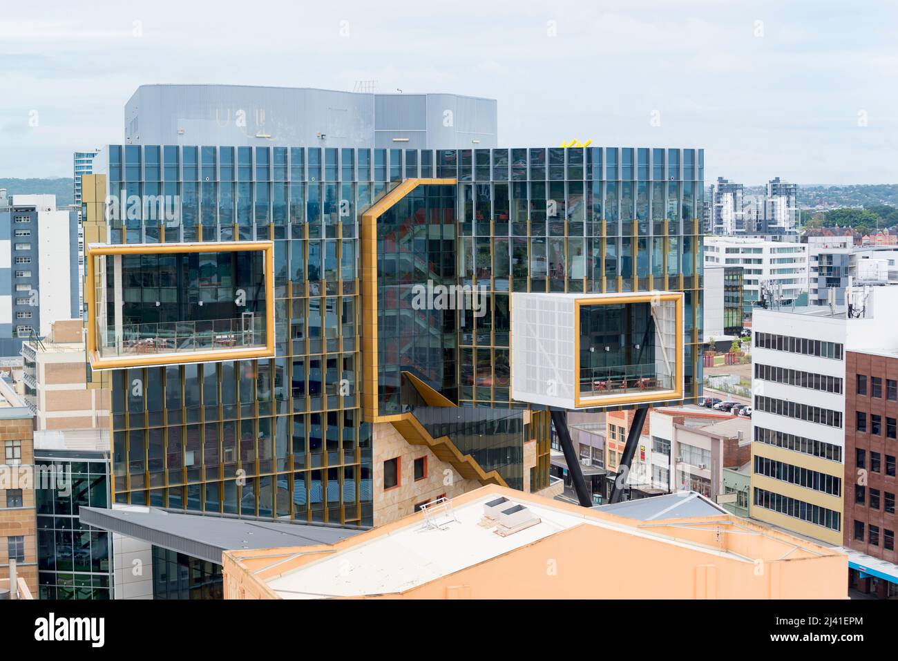 Diseñado por Lyons/EJE Architects, el recinto de educación NUspace (Universidad de Newcastle) en el centro de Newcastle se completó en 2017 Foto de stock