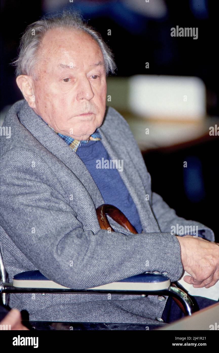 Erich Mielke, ehemaliger DDR Ministro für Staatssicherheit, beim seinem Prozess im März 1993 vor dem Landgericht Berlin, Deutschland 1993. Foto de stock