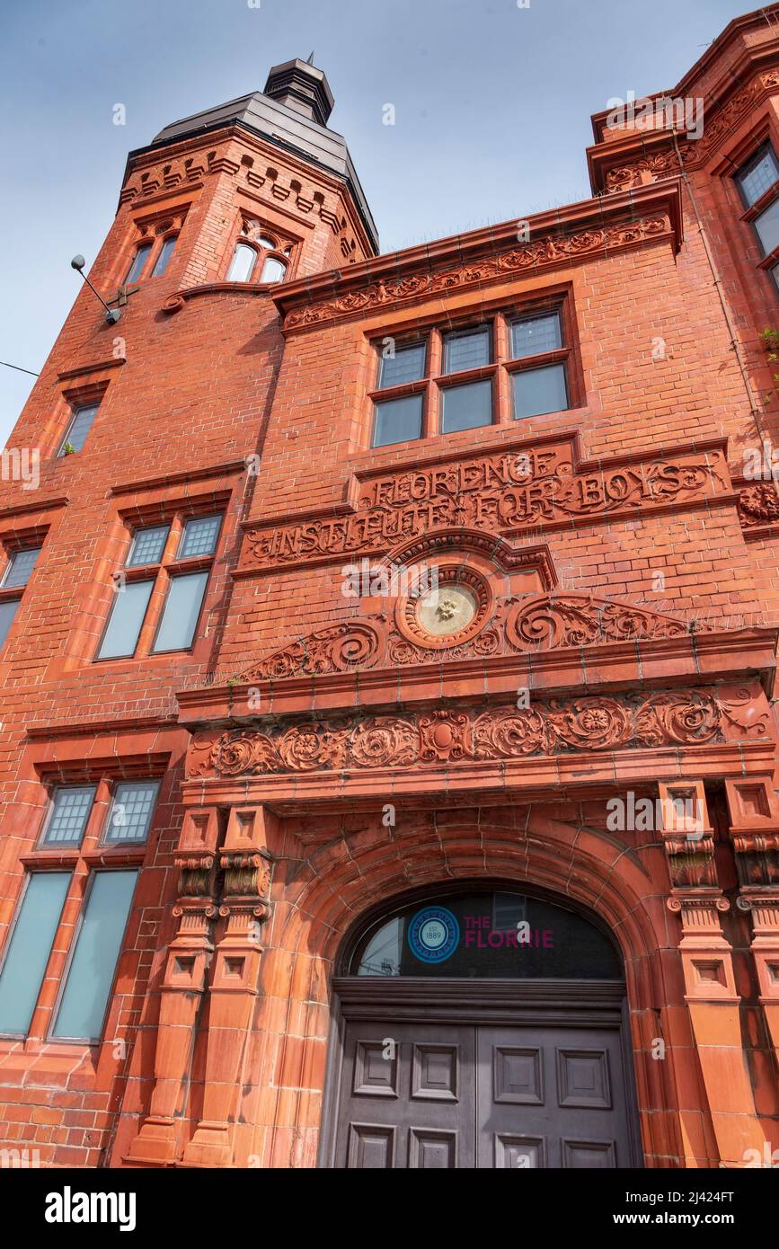 El Instituto de Florencia en Mill Street Toxteth Liverpool. El Dingle. Edificio victoriano catalogado de grado II. Conocido localmente como el Florrie. Foto de stock