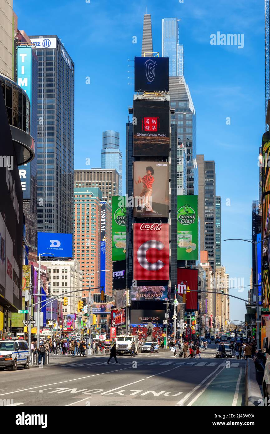 Times Square a la hora del día en la ciudad de Nueva York Foto de stock